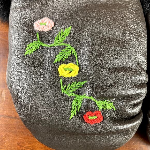 Handmade Black Leather Mittens Fur Trim Hand Embroidered Mitts S - Picture 2 of 7
